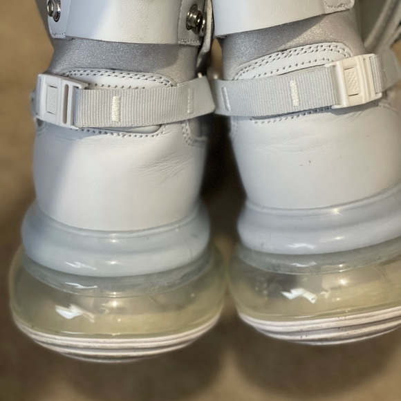 Men’s Nike Air Max 720 Satrn, Size 11. - Picture 2 of 4